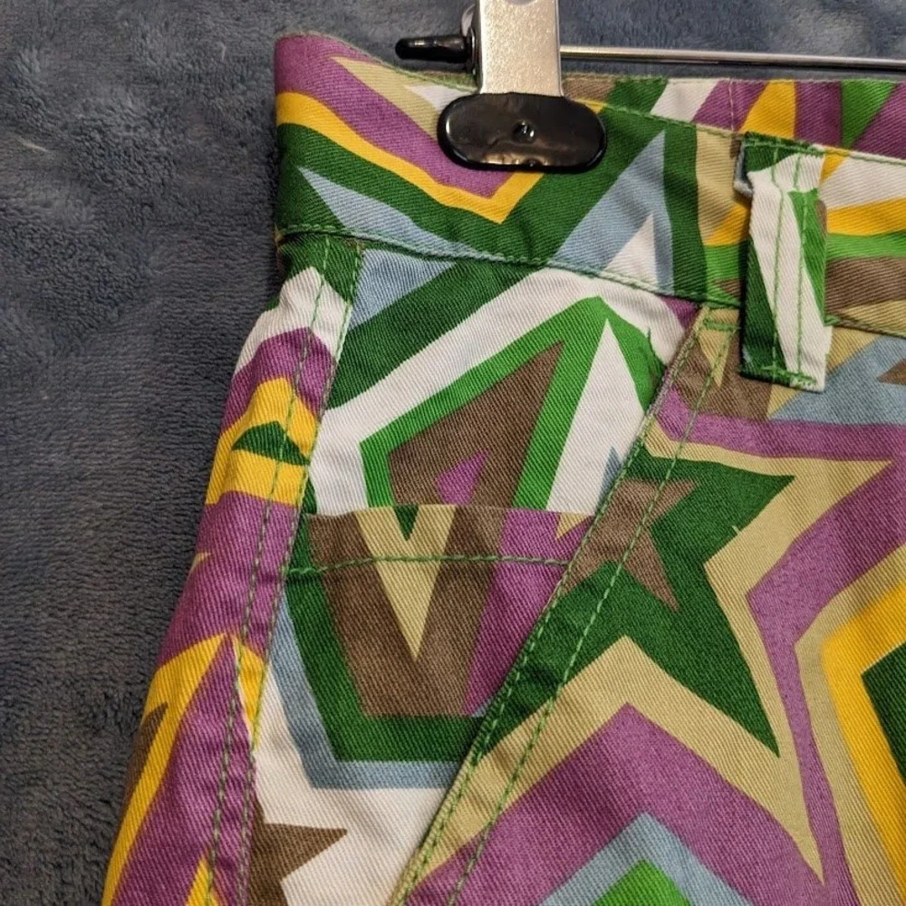 CLH Creating Limitless Heights Mens Star Print Cargo Shorts Green Purple 32 NWT